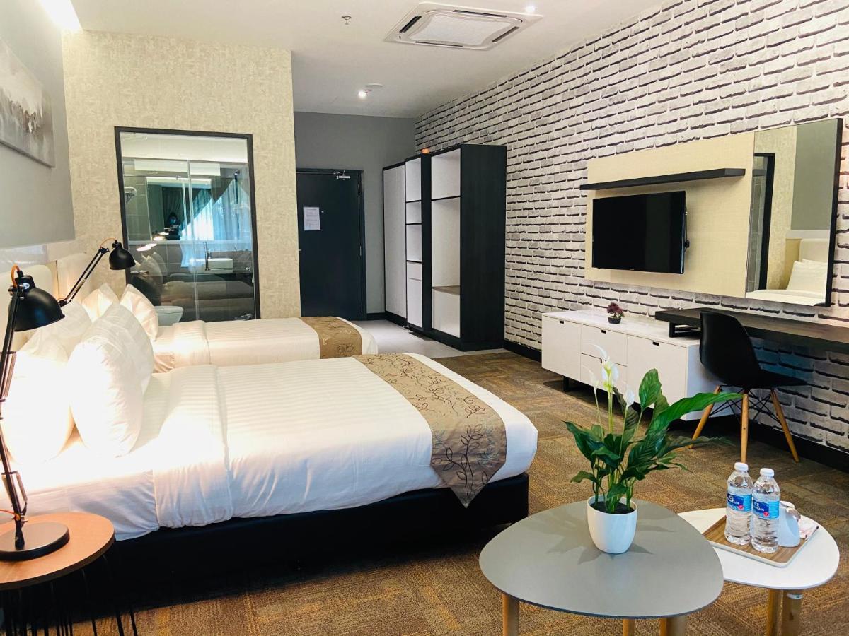 Glex Hotel Signature Джохор-Бару Экстерьер фото