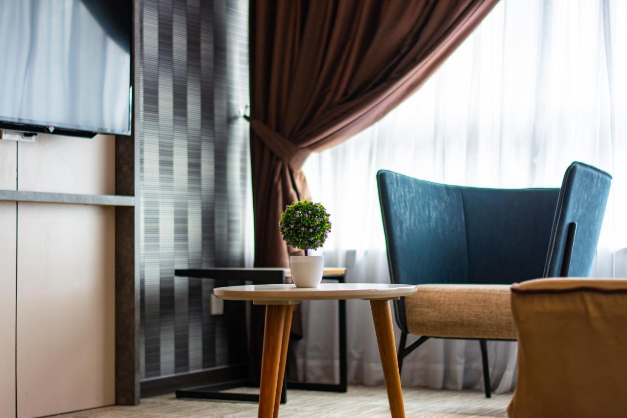 Glex Hotel Signature Джохор-Бару Экстерьер фото
